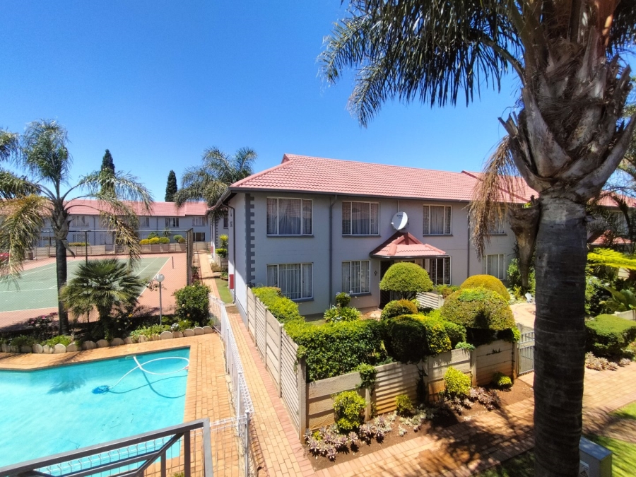 2 Bedroom Property for Sale in Glen Marais Gauteng