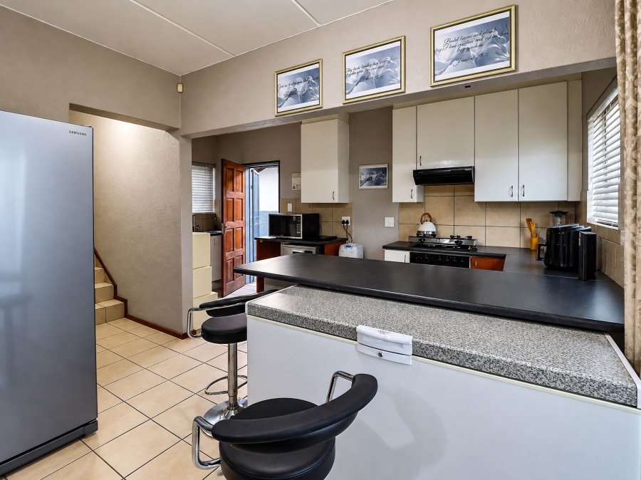 3 Bedroom Property for Sale in Heuwelsig Estate Gauteng