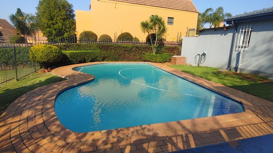 2 Bedroom Property for Sale in Boskruin Gauteng