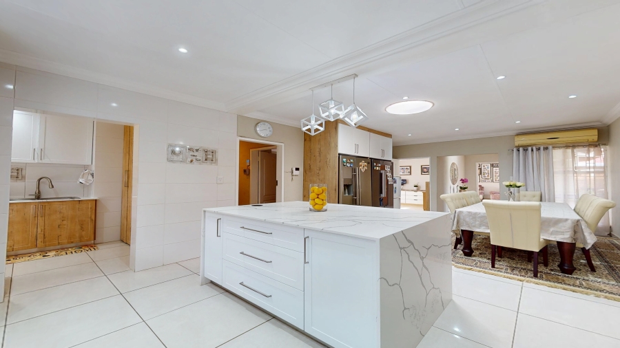 4 Bedroom Property for Sale in Beyers Park Gauteng