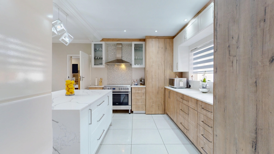 4 Bedroom Property for Sale in Beyers Park Gauteng