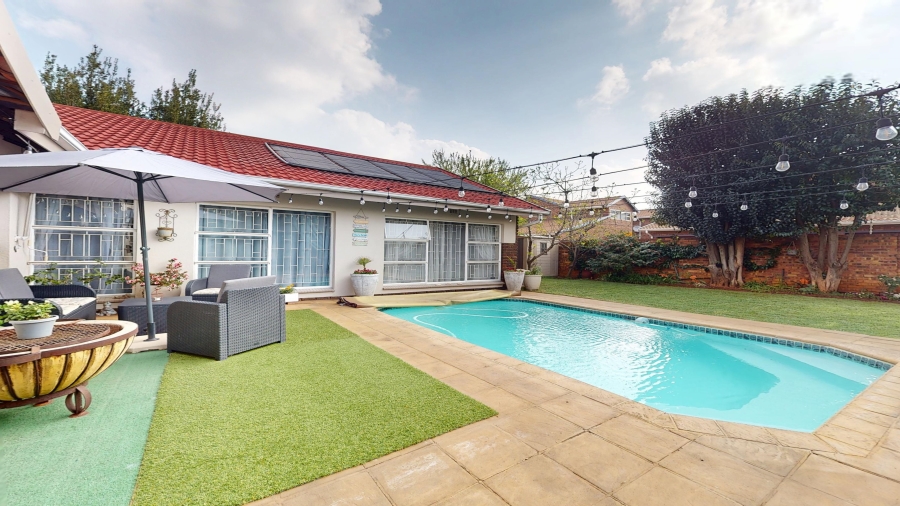 4 Bedroom Property for Sale in Beyers Park Gauteng