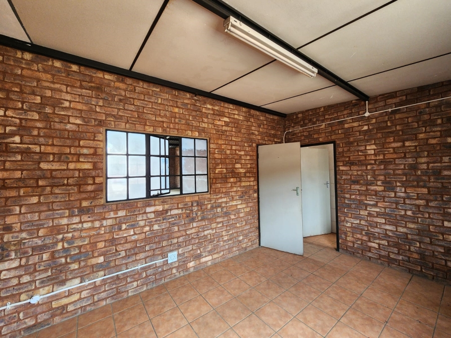 To Let Commercial Property for Rent in Rosslyn Gauteng