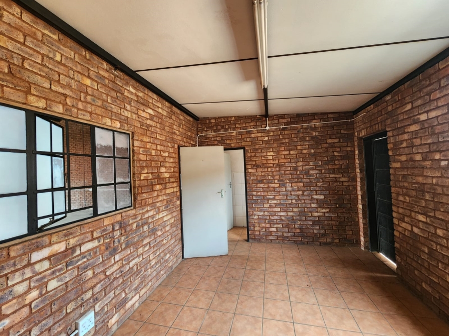 To Let Commercial Property for Rent in Rosslyn Gauteng