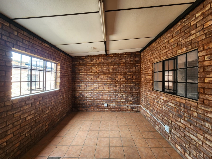 To Let Commercial Property for Rent in Rosslyn Gauteng