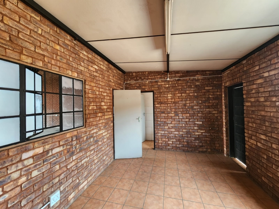 To Let Commercial Property for Rent in Rosslyn Gauteng