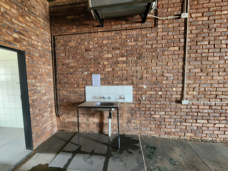 To Let Commercial Property for Rent in Rosslyn Gauteng