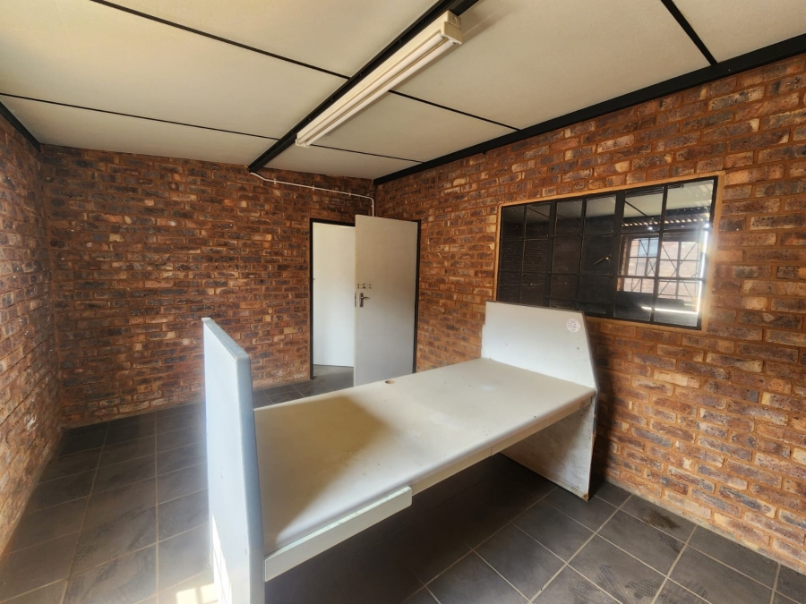 To Let Commercial Property for Rent in Rosslyn Gauteng