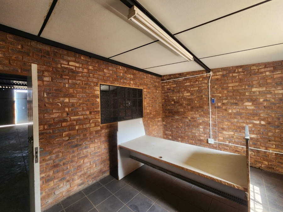 To Let Commercial Property for Rent in Rosslyn Gauteng
