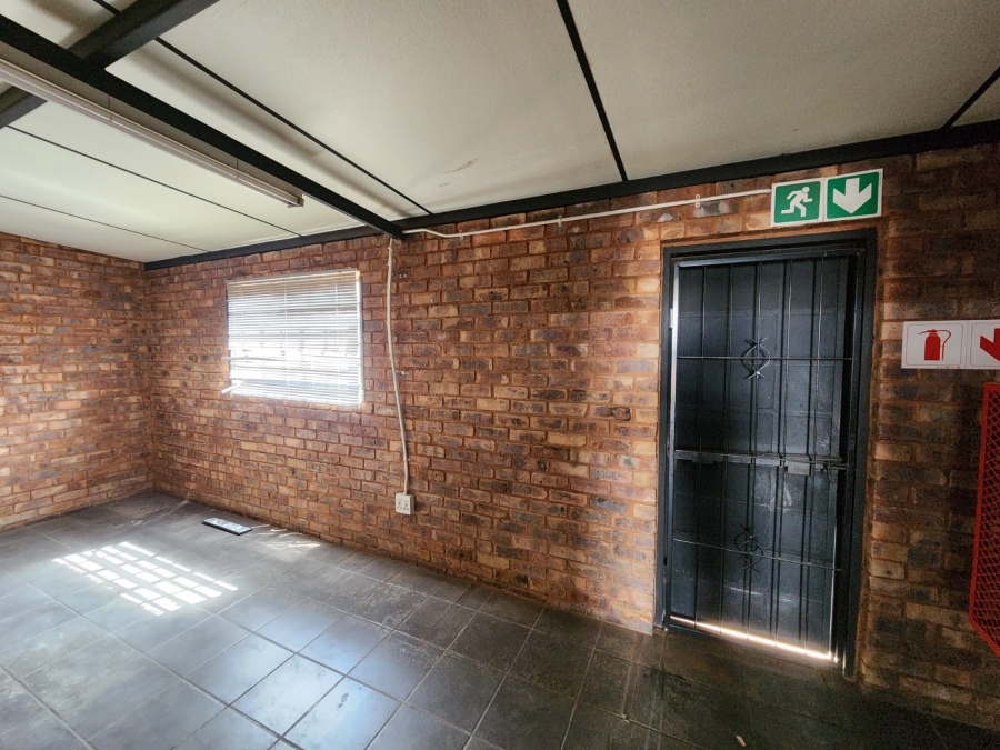 To Let Commercial Property for Rent in Rosslyn Gauteng