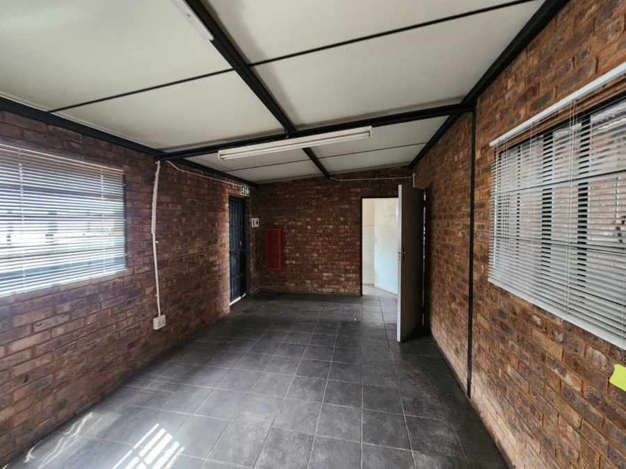 To Let Commercial Property for Rent in Rosslyn Gauteng
