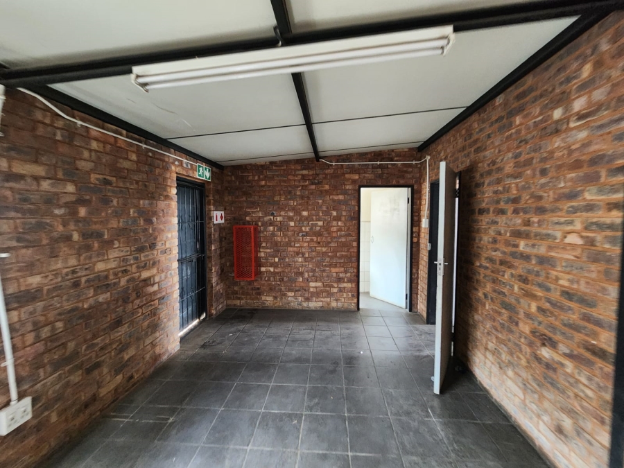 To Let Commercial Property for Rent in Rosslyn Gauteng