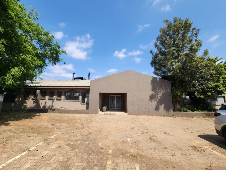 To Let Commercial Property for Rent in Rosslyn Gauteng