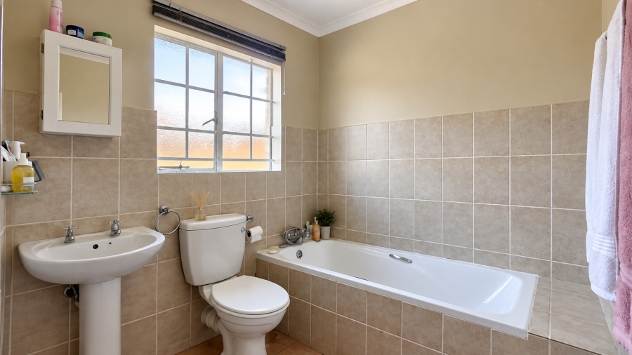 To Let 2 Bedroom Property for Rent in The Reeds Gauteng