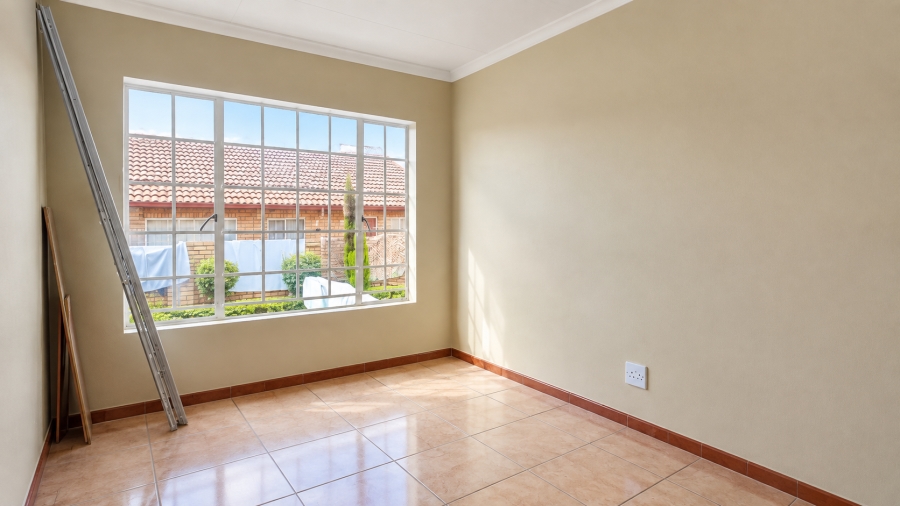 To Let 2 Bedroom Property for Rent in The Reeds Gauteng