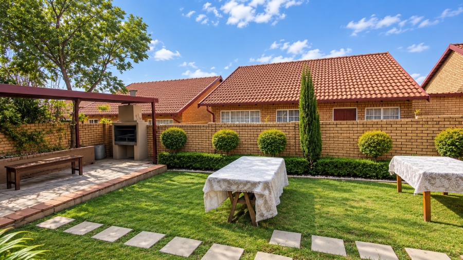 To Let 2 Bedroom Property for Rent in The Reeds Gauteng