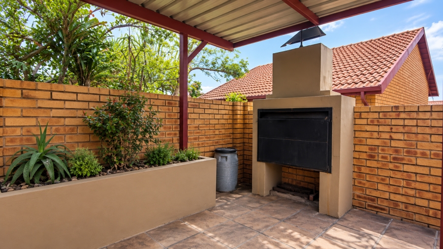 To Let 2 Bedroom Property for Rent in The Reeds Gauteng