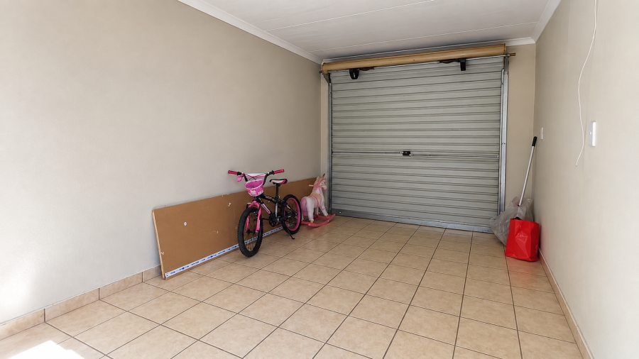 To Let 2 Bedroom Property for Rent in The Reeds Gauteng