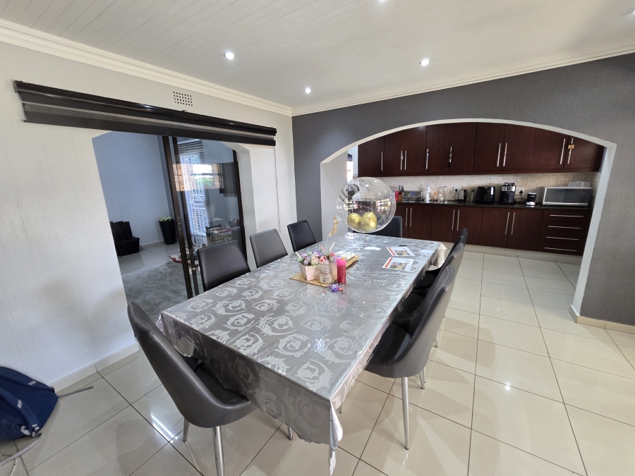 4 Bedroom Property for Sale in Bassonia Gauteng