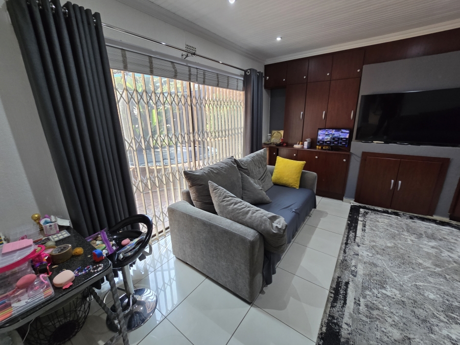 4 Bedroom Property for Sale in Bassonia Gauteng