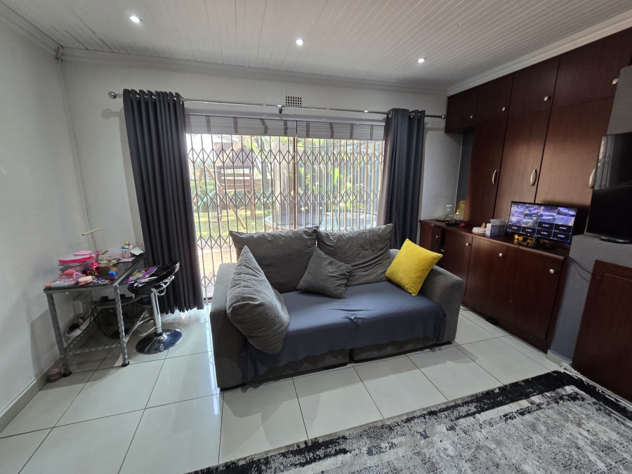 4 Bedroom Property for Sale in Bassonia Gauteng