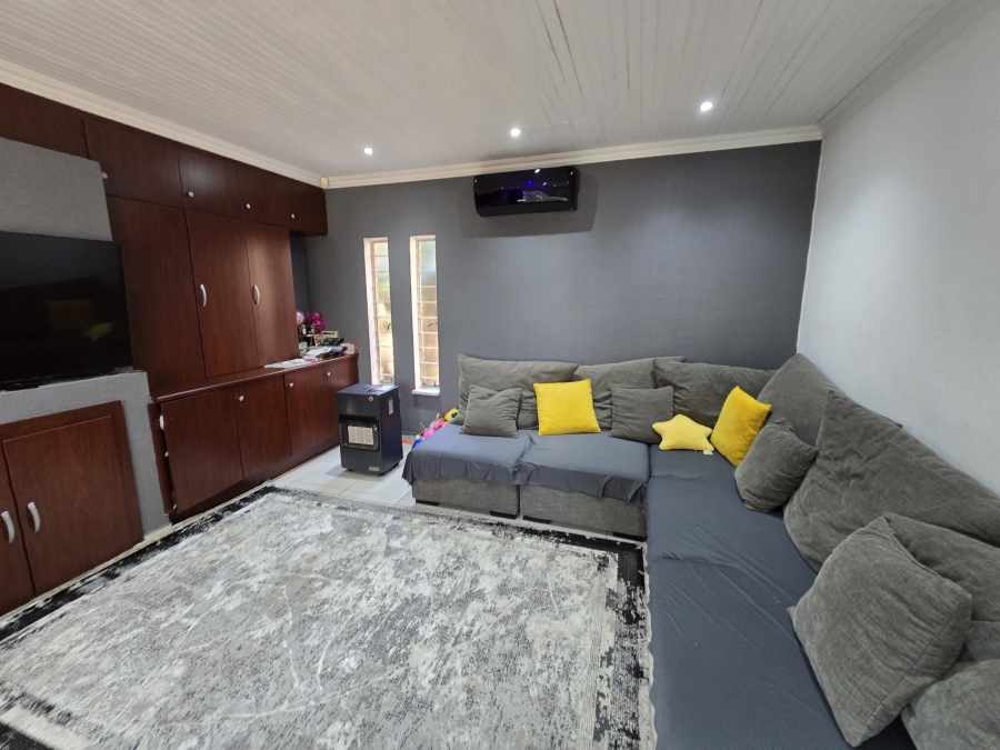 4 Bedroom Property for Sale in Bassonia Gauteng