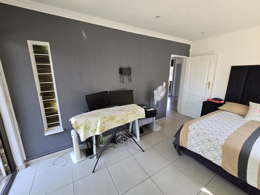 4 Bedroom Property for Sale in Bassonia Gauteng