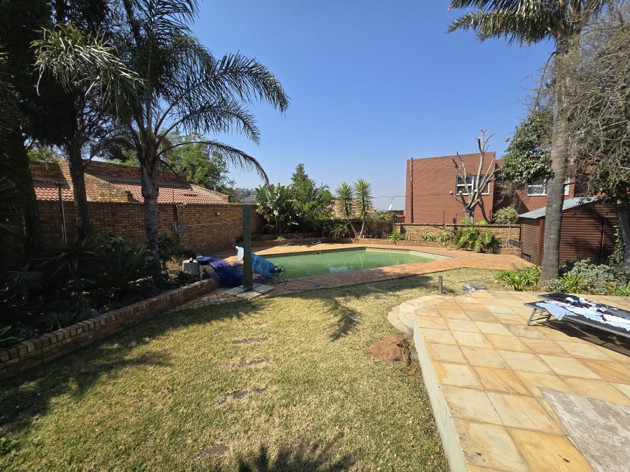 4 Bedroom Property for Sale in Bassonia Gauteng