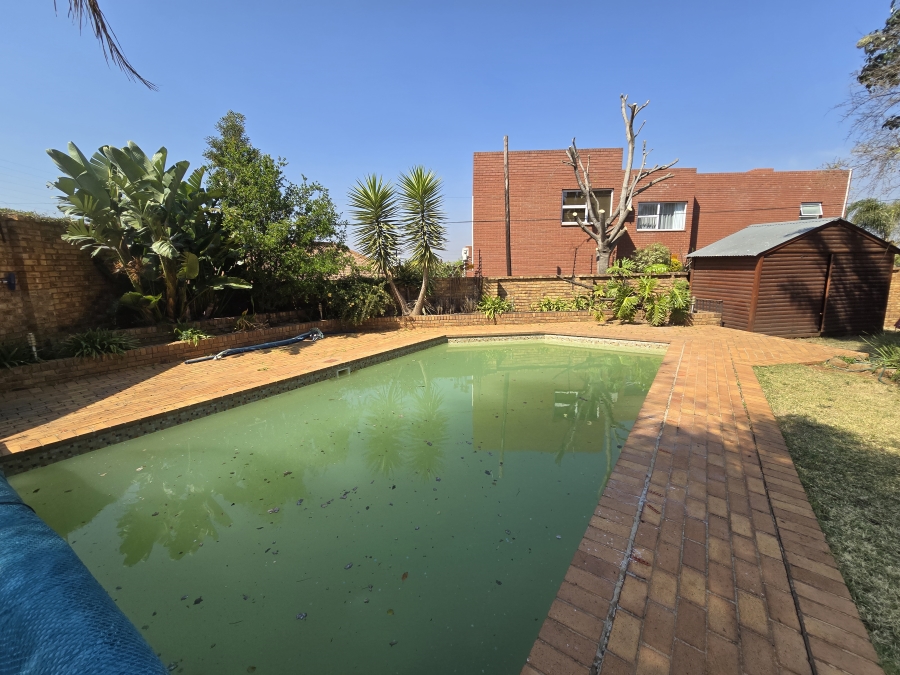 4 Bedroom Property for Sale in Bassonia Gauteng
