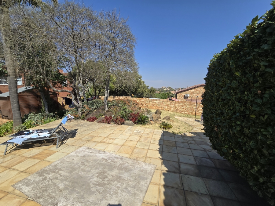 4 Bedroom Property for Sale in Bassonia Gauteng