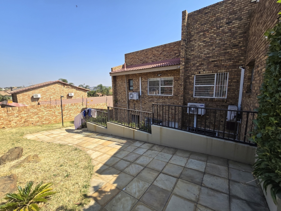 4 Bedroom Property for Sale in Bassonia Gauteng