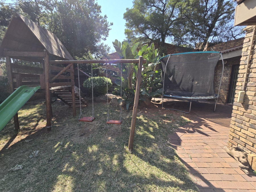 4 Bedroom Property for Sale in Bassonia Gauteng