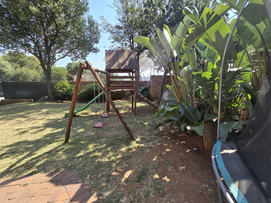 4 Bedroom Property for Sale in Bassonia Gauteng