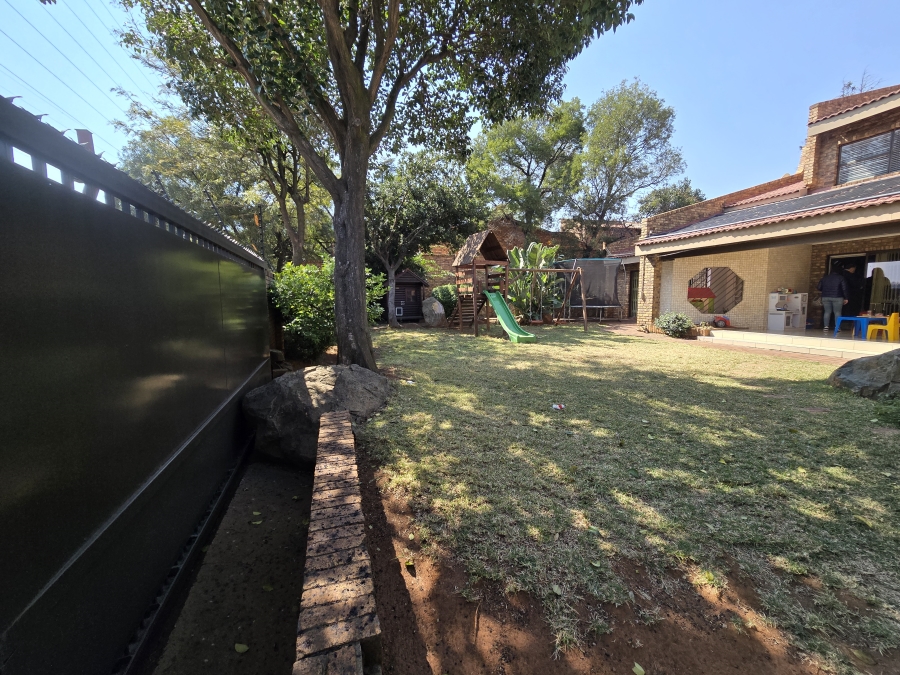 4 Bedroom Property for Sale in Bassonia Gauteng