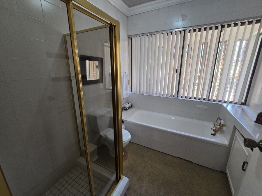 3 Bedroom Property for Sale in Glenvista Gauteng