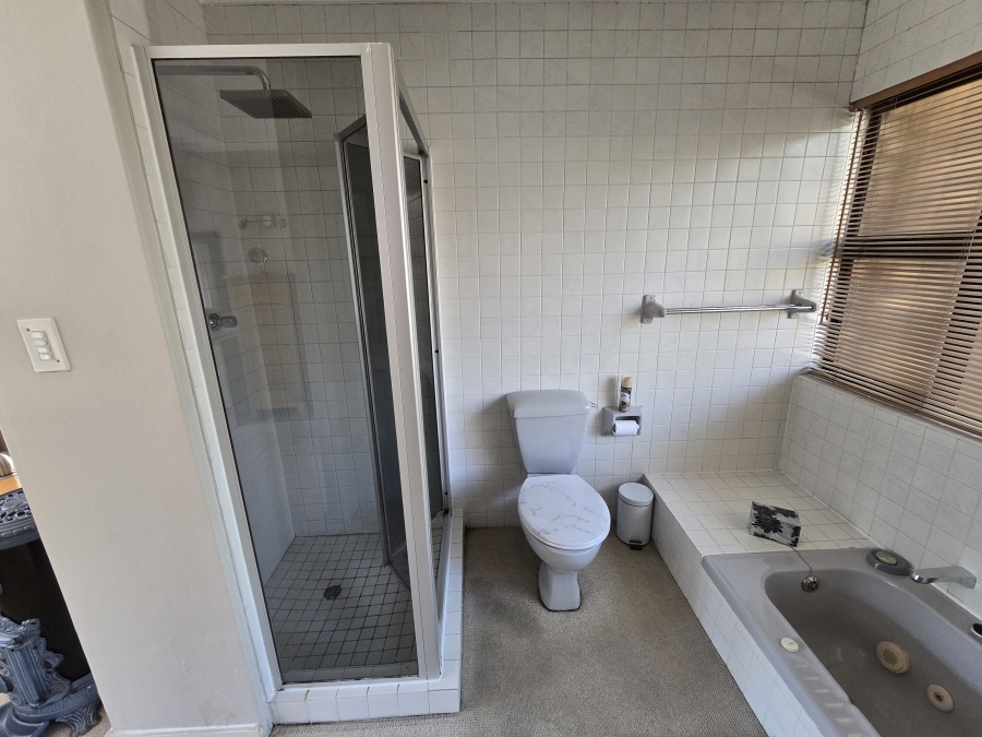 3 Bedroom Property for Sale in Glenvista Gauteng