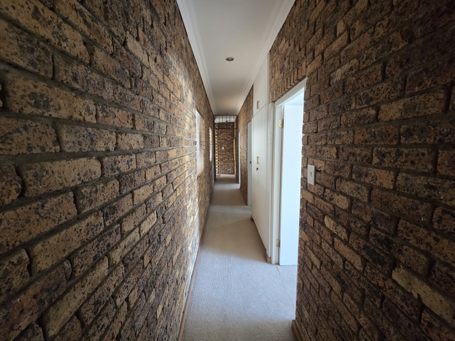 3 Bedroom Property for Sale in Glenvista Gauteng