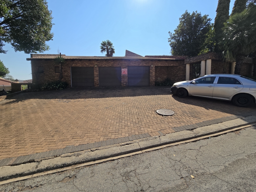 3 Bedroom Property for Sale in Glenvista Gauteng