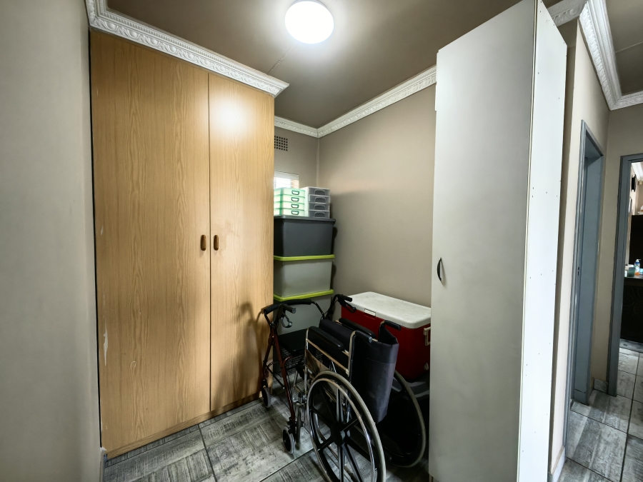 3 Bedroom Property for Sale in Verwoerdpark Gauteng