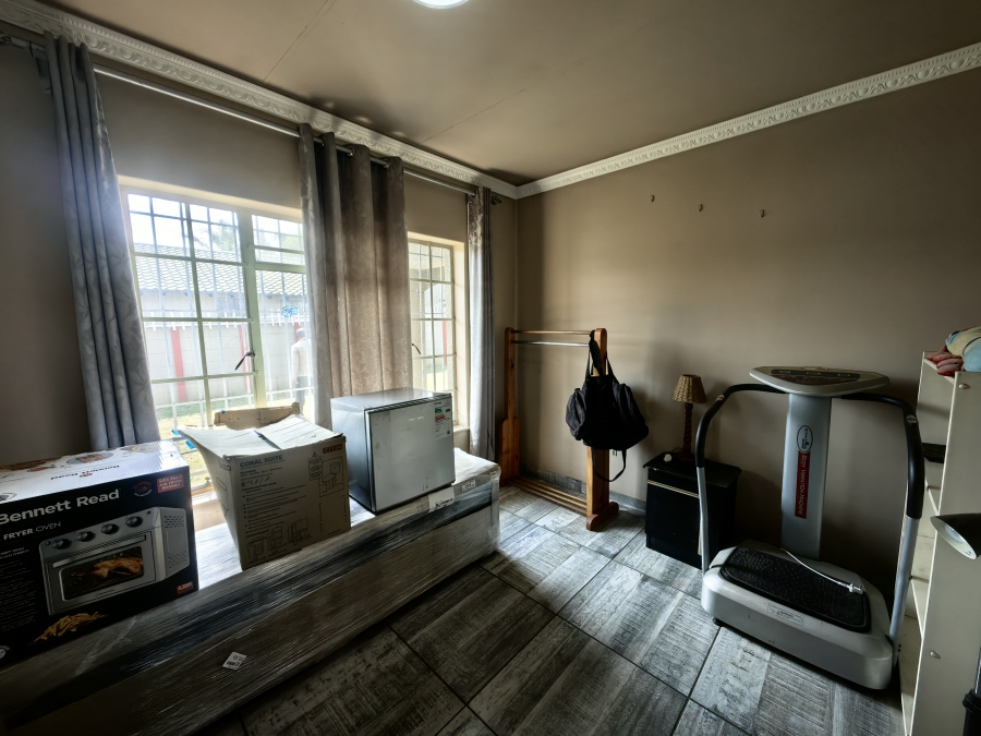 3 Bedroom Property for Sale in Verwoerdpark Gauteng