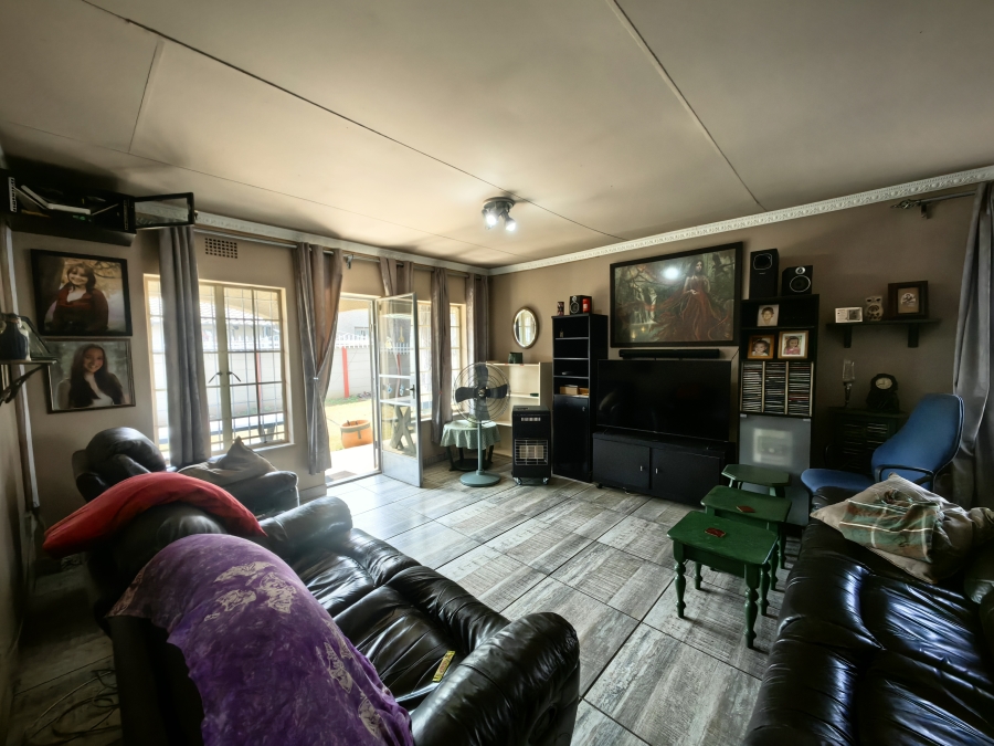 3 Bedroom Property for Sale in Verwoerdpark Gauteng