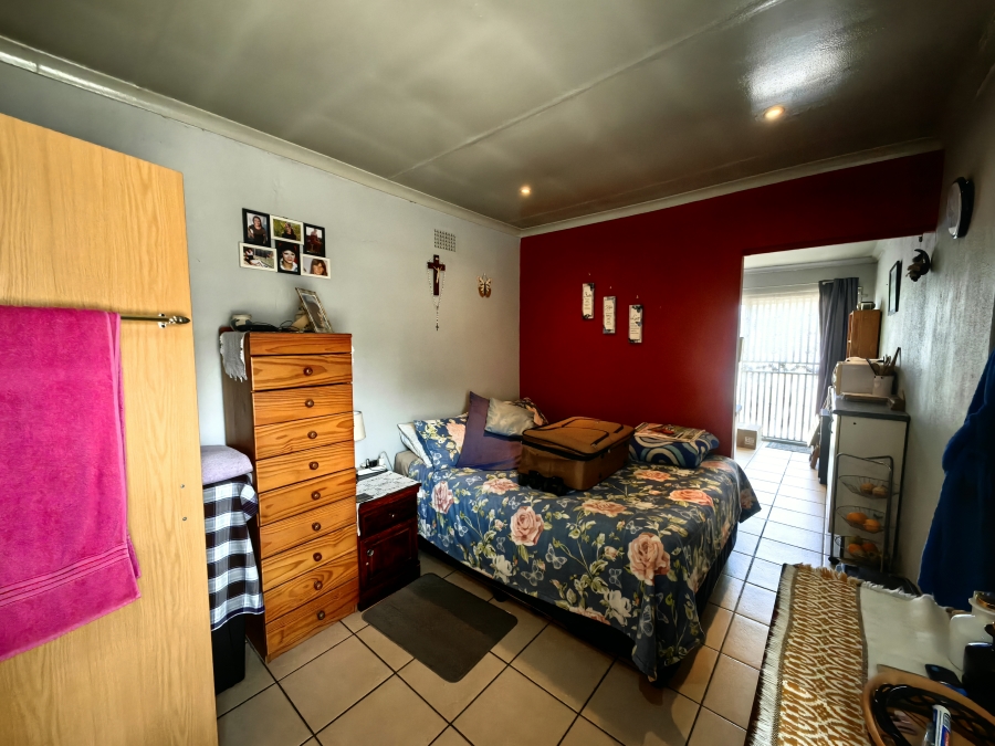 3 Bedroom Property for Sale in Verwoerdpark Gauteng