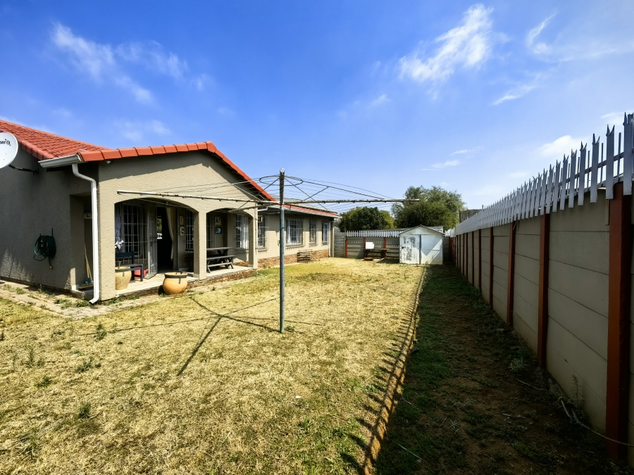 3 Bedroom Property for Sale in Verwoerdpark Gauteng
