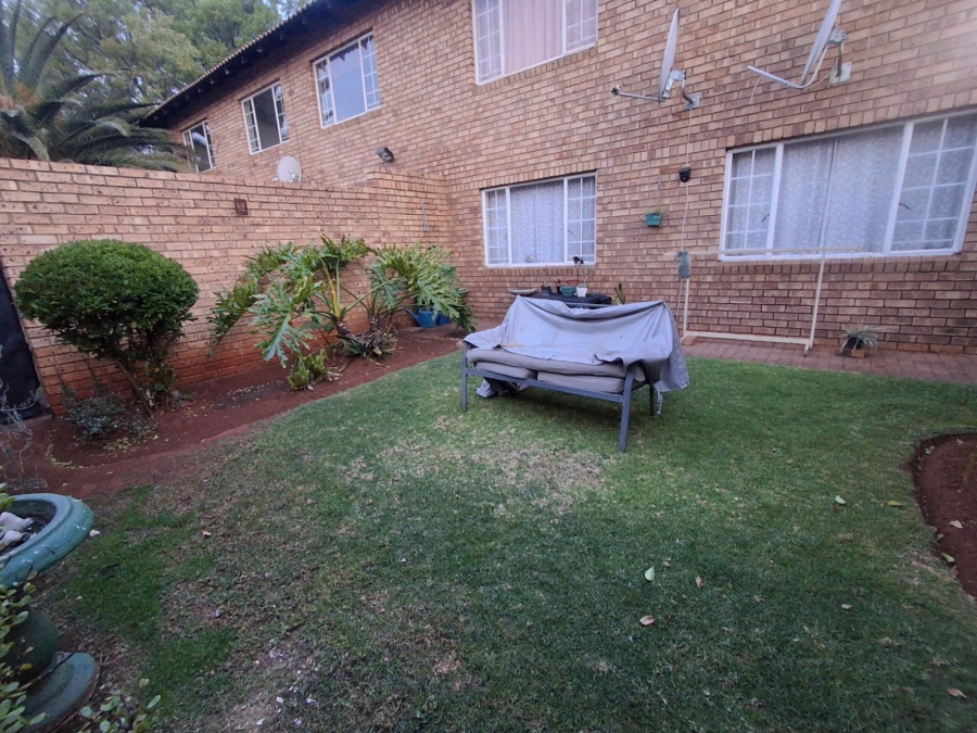 To Let 2 Bedroom Property for Rent in Kenleaf Gauteng