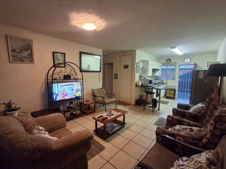 To Let 2 Bedroom Property for Rent in Kenleaf Gauteng