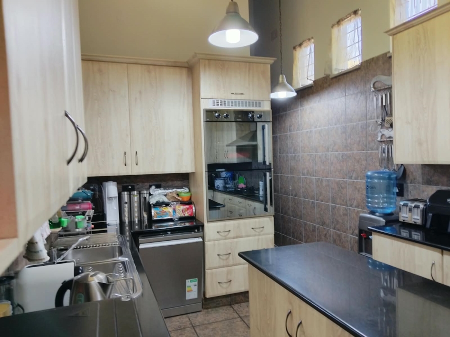 3 Bedroom Property for Sale in Birchleigh Gauteng