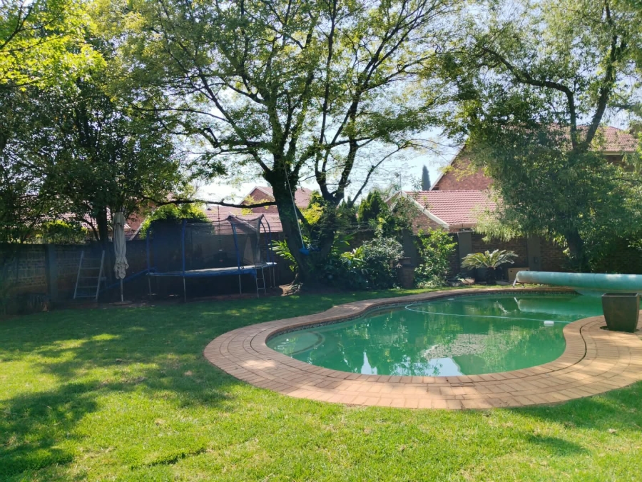 3 Bedroom Property for Sale in Birchleigh Gauteng