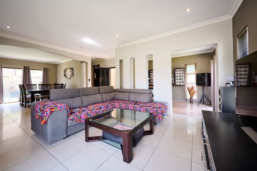 3 Bedroom Property for Sale in Halfway Gardens Gauteng