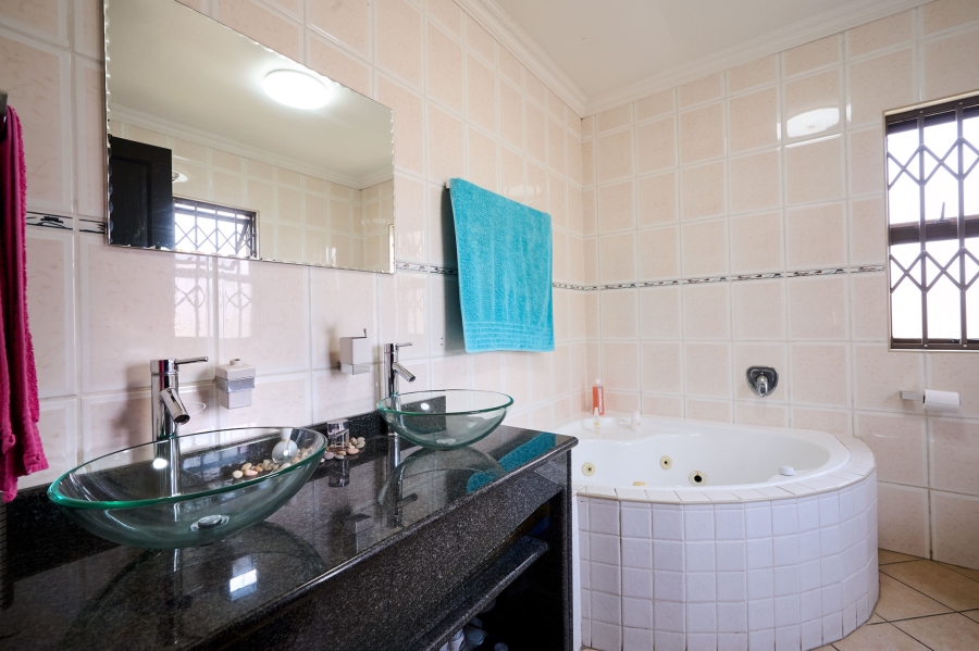 3 Bedroom Property for Sale in Halfway Gardens Gauteng