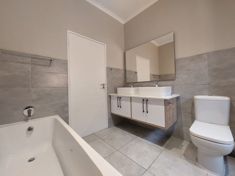 3 Bedroom Property for Sale in Boardwalk Villas Gauteng
